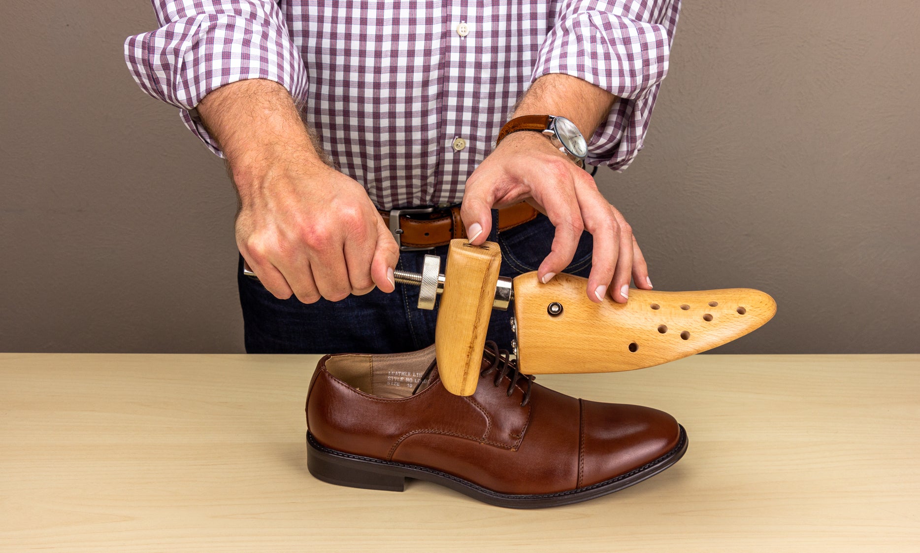 do leather dress shoes stretch Shoe Foam Spray - Shoe Stretcher Spray How To Stretch Leather Shoes