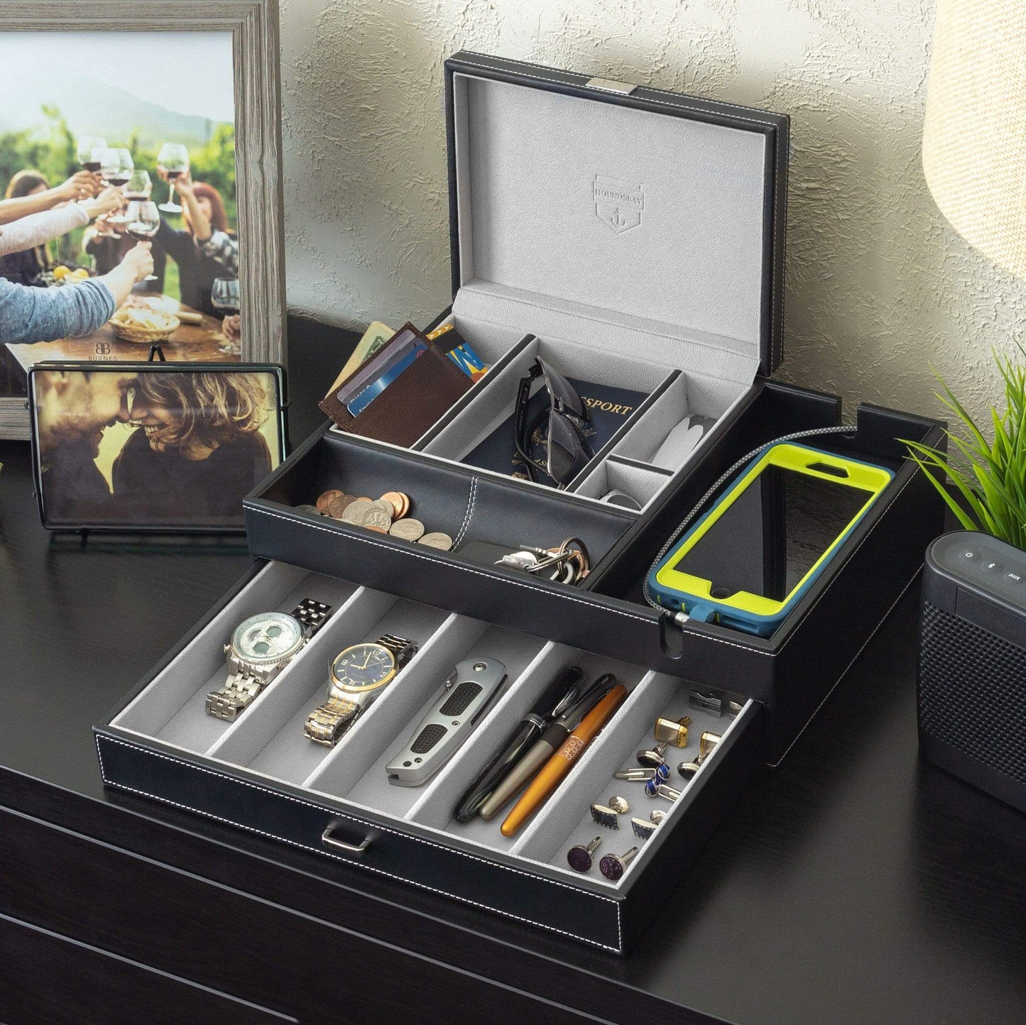 HOUNDSBAY Valet Organizer The Admiral - Big Dresser Valet Box Organizer with Large Smartphone Charging Station